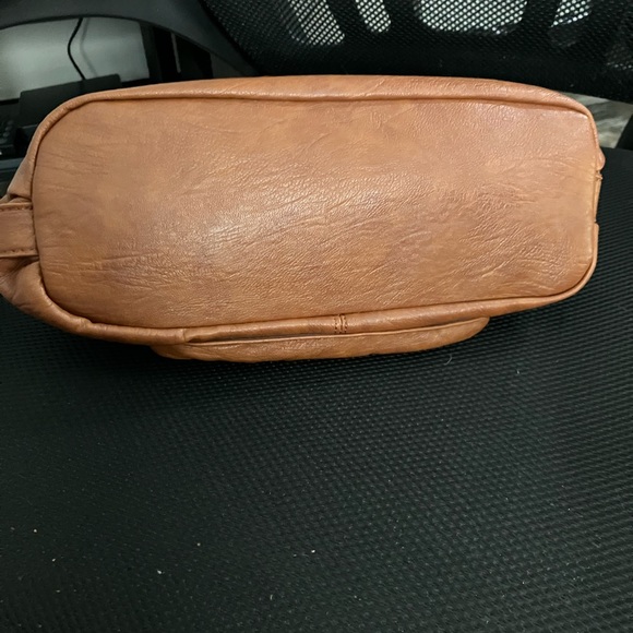 Medium Size Crossbody NWT - Picture 7 of 7